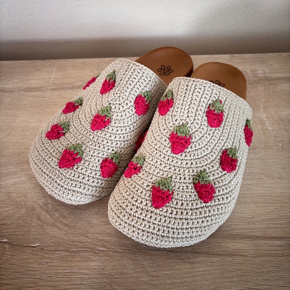 The Sak Shoes - The Sak Bolinas Natural Strawberries Clog Size 8